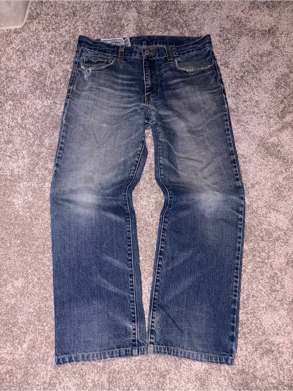 Abercrombie & Fitch Men's Relaxed Fit Faded Blue Jeans